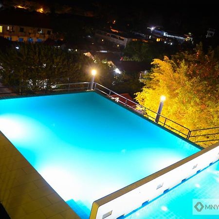 Mny Hotel & Resort Kampung Teluk Nipah Esterno foto