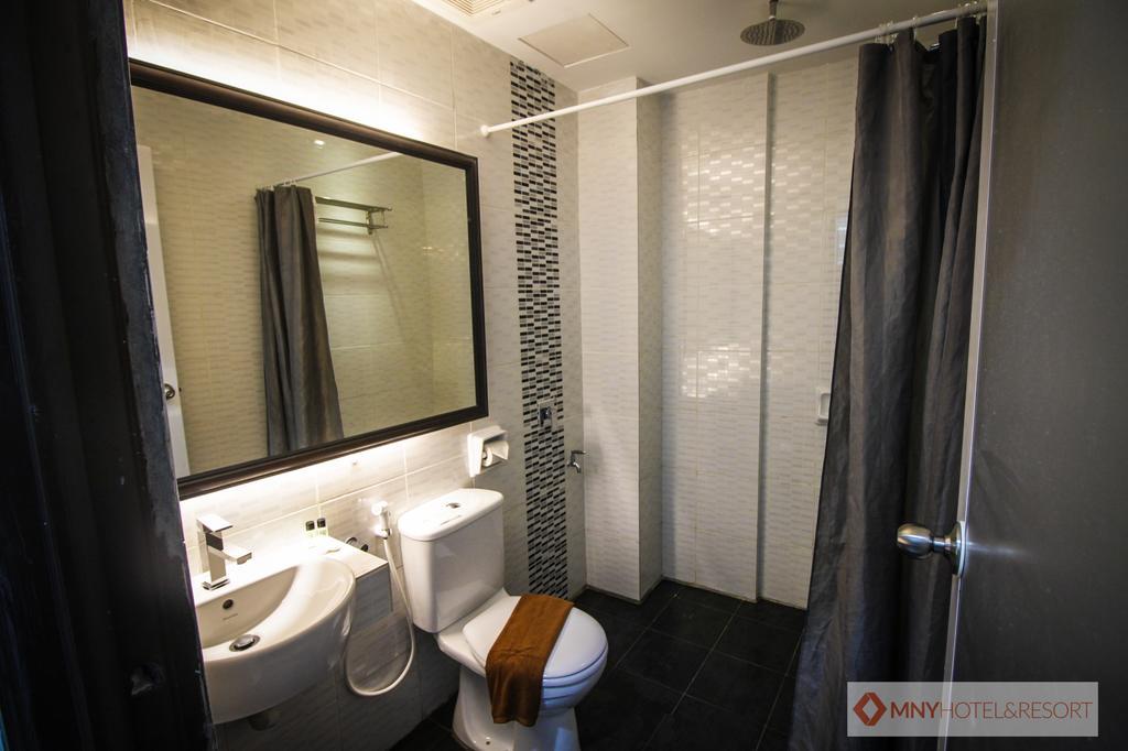 Mny Hotel & Resort Kampung Teluk Nipah Esterno foto