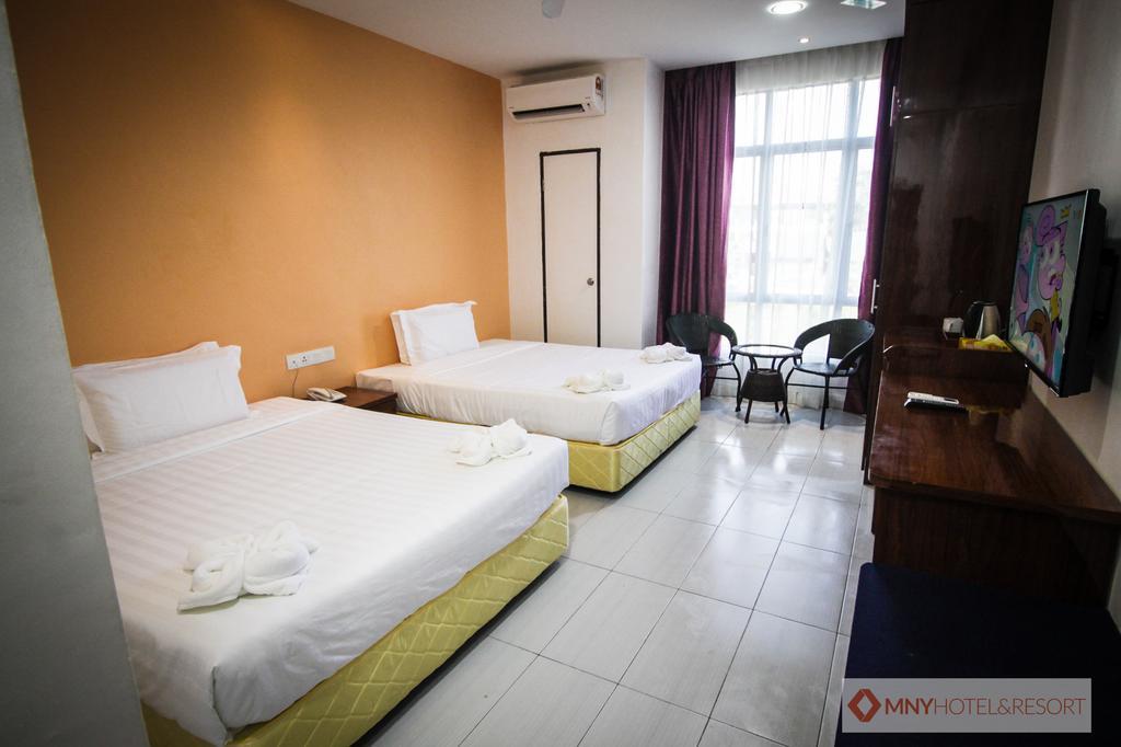 Mny Hotel & Resort Kampung Teluk Nipah Esterno foto
