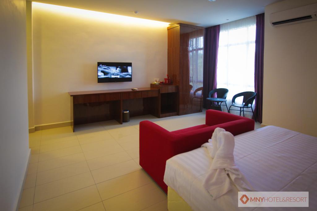 Mny Hotel & Resort Kampung Teluk Nipah Esterno foto