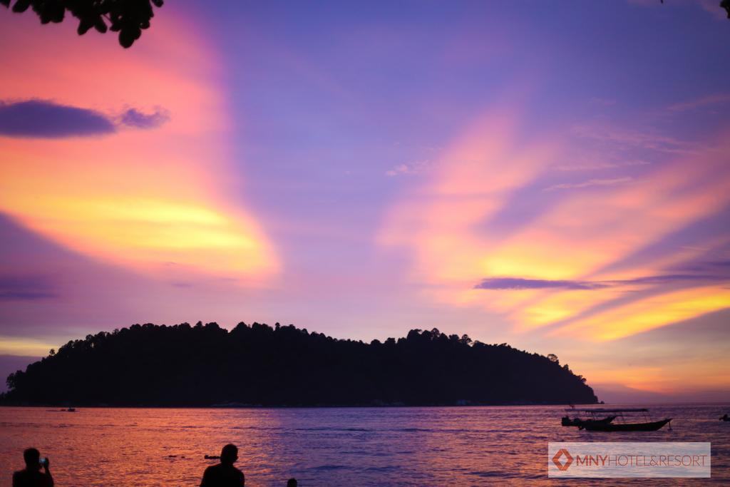 Mny Hotel & Resort Kampung Teluk Nipah Esterno foto