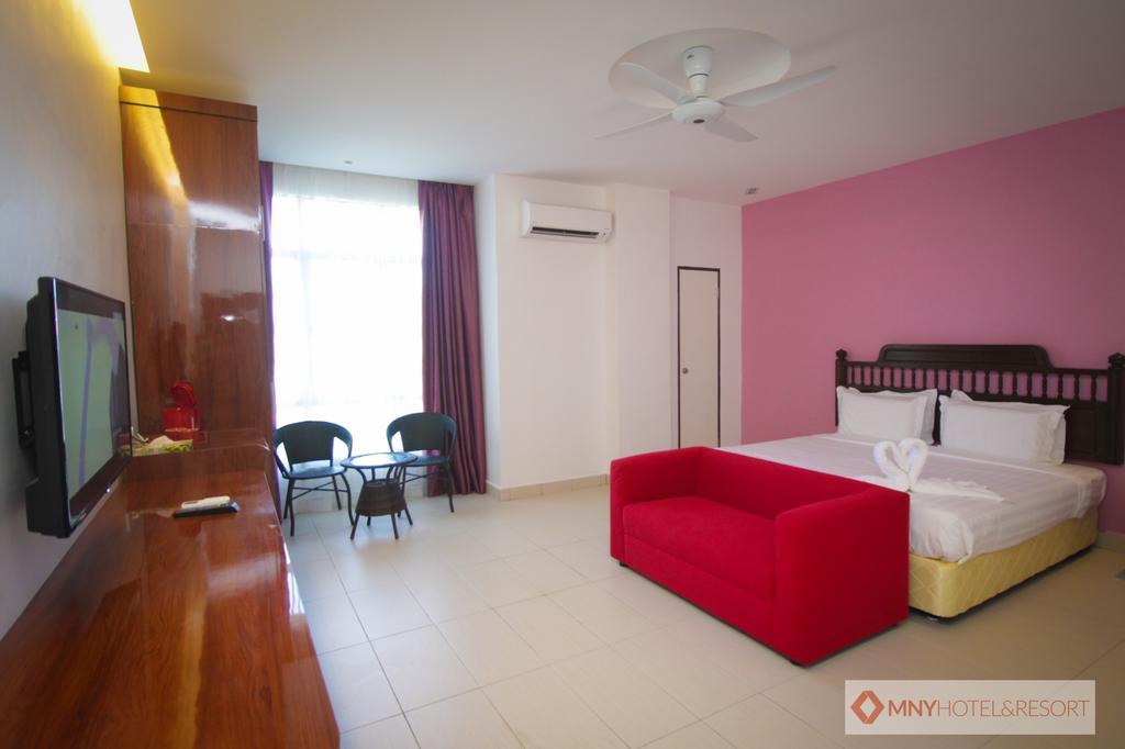 Mny Hotel & Resort Kampung Teluk Nipah Esterno foto