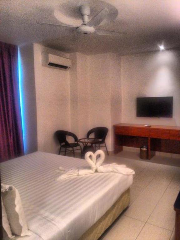 Mny Hotel & Resort Kampung Teluk Nipah Esterno foto