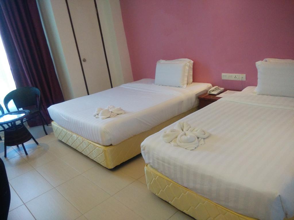 Mny Hotel & Resort Kampung Teluk Nipah Esterno foto