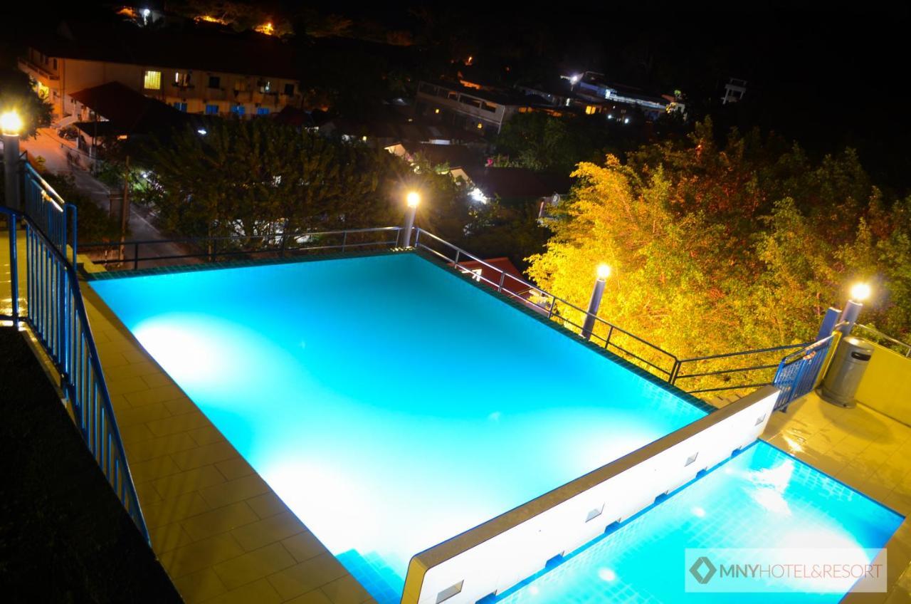 Mny Hotel & Resort Kampung Teluk Nipah Esterno foto